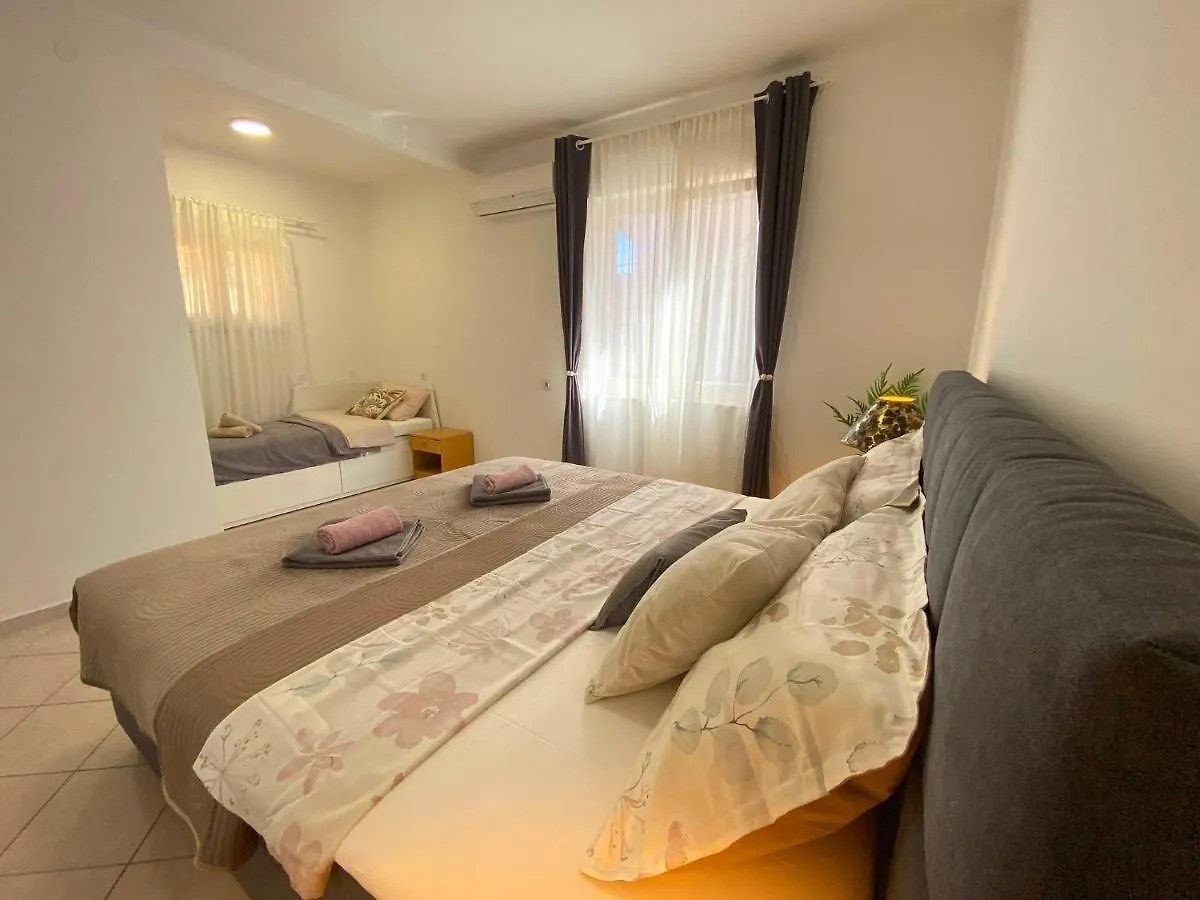 Aurelis Apartments Πόρετς 0*,  Κροατία