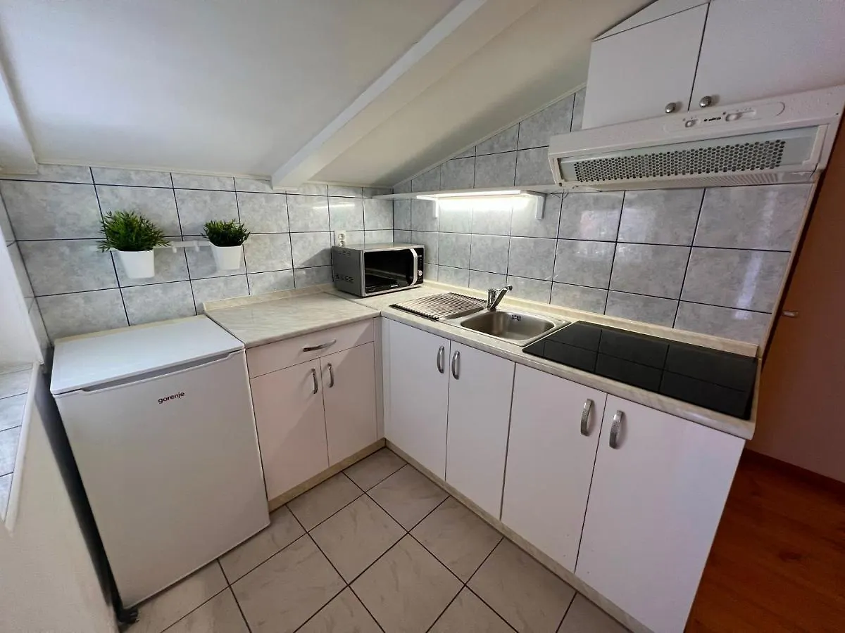 Aurelis Apartments Πόρετς 0*,